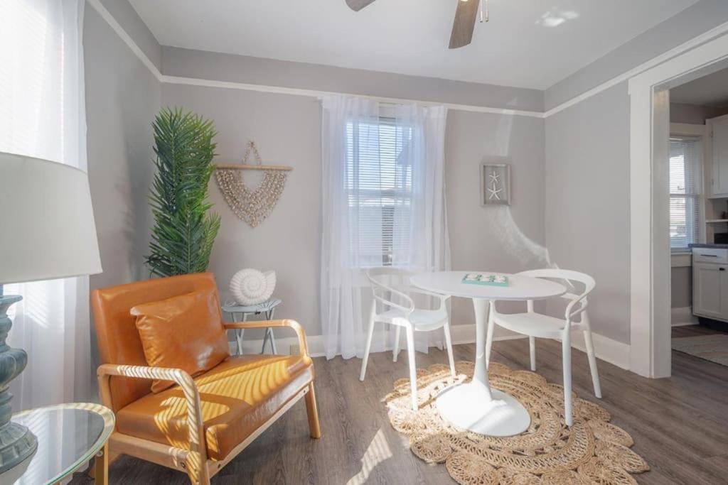 Serene Beachy Bungalow With Large Screened Porch! Τάμπα Εξωτερικό φωτογραφία