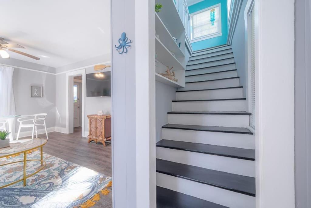 Serene Beachy Bungalow With Large Screened Porch! Τάμπα Εξωτερικό φωτογραφία
