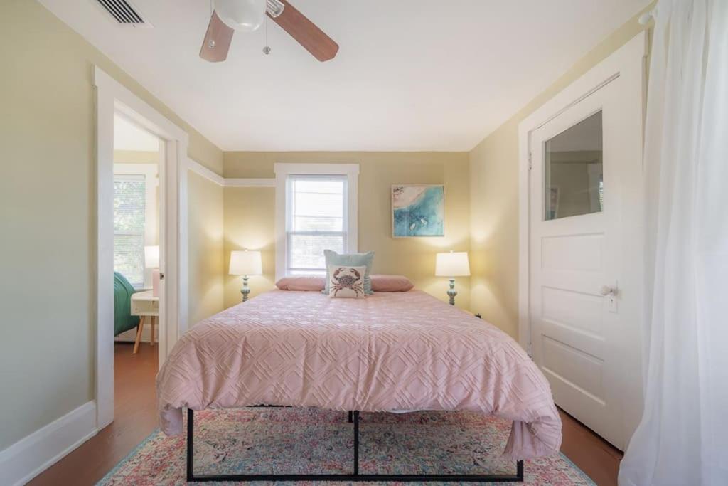 Serene Beachy Bungalow With Large Screened Porch! Τάμπα Εξωτερικό φωτογραφία
